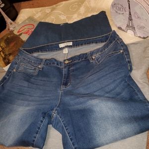 ST 1546 Distressed Denim sz 16W